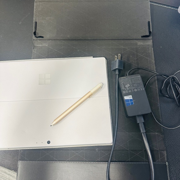 Surface Pro 4 Bundle - Picture 3 of 6
